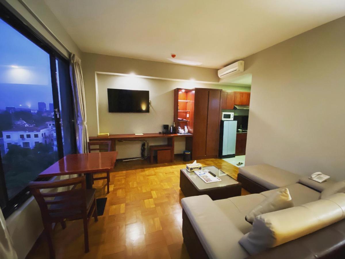 My Dream Hotel Yangon Bagian luar foto