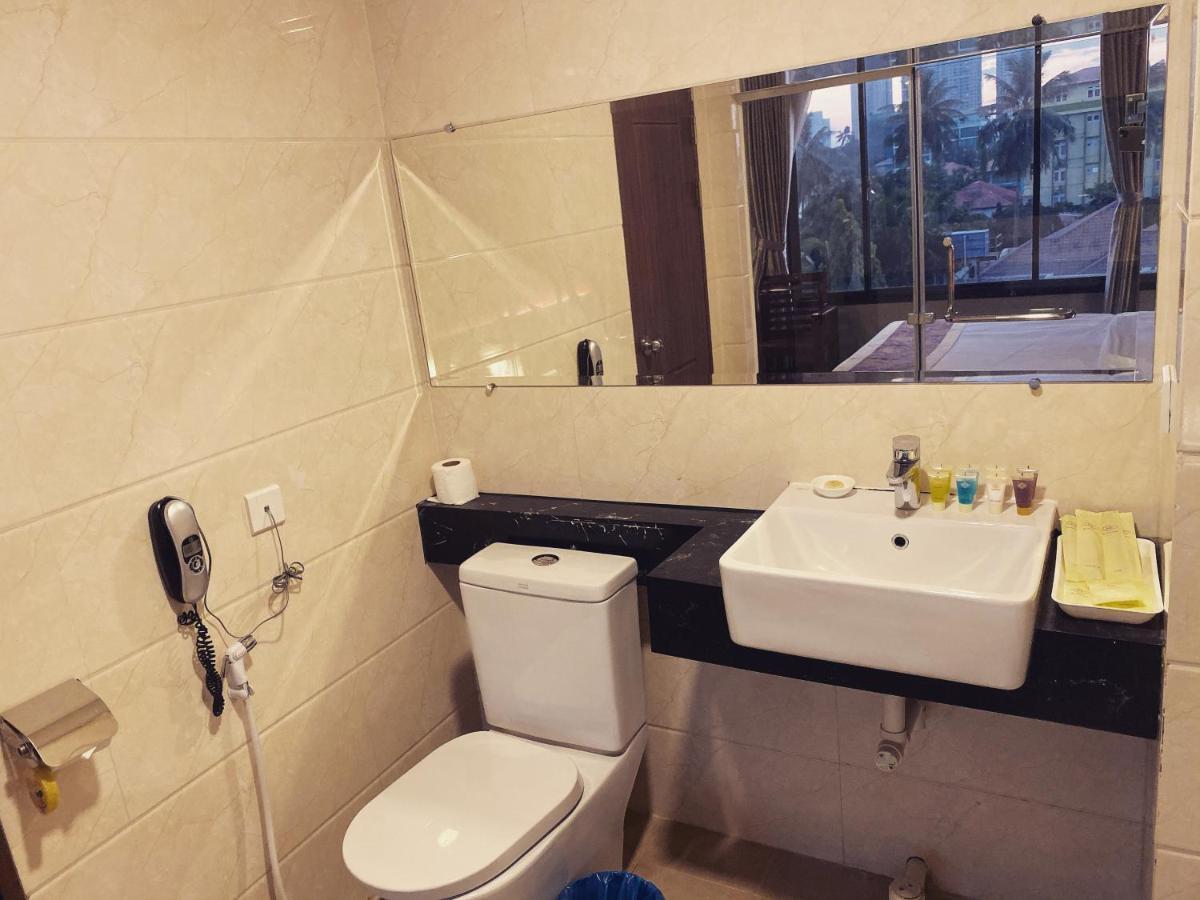 My Dream Hotel Yangon Bagian luar foto