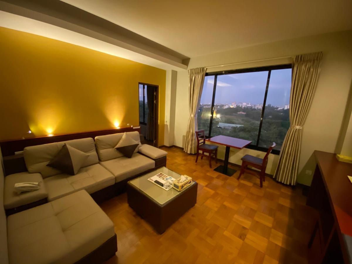 My Dream Hotel Yangon Bagian luar foto